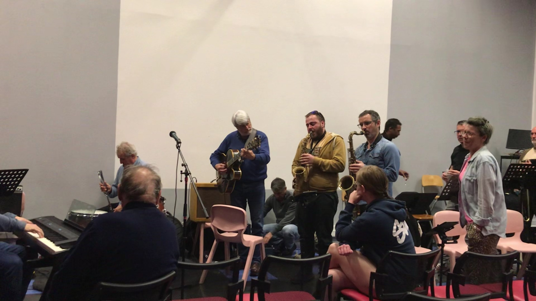 9_impro_Arnaud_Kylian_arrivee_des_cuivres_et_de_la_guitare